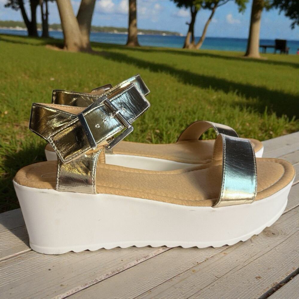 J. Adam’s Women’s Surf Chunky White Gold Platform Wedge Sandals Size 9